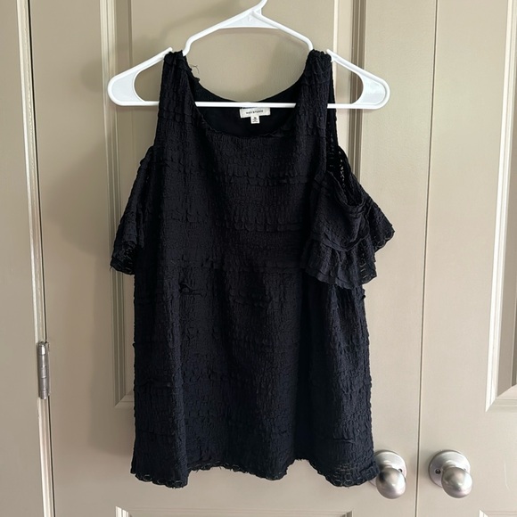 Max Studio cold shoulder lace ruffle stretch blouse - Picture 1 of 6